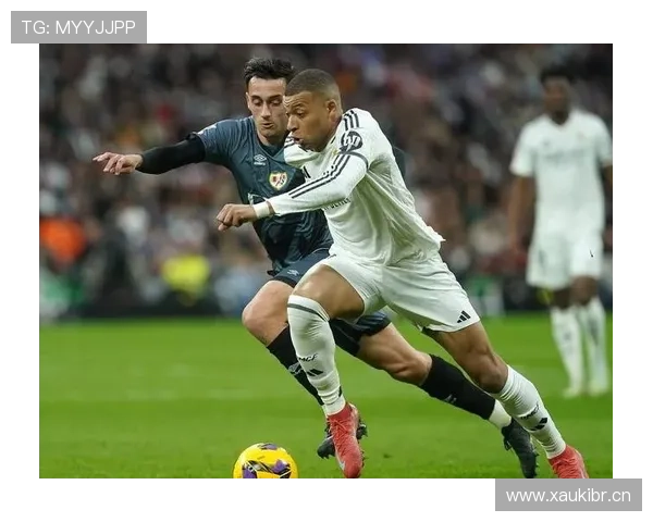 皇马战术僵化与更衣室裂痕问题加剧,对联赛争冠形势稳定性造成影响