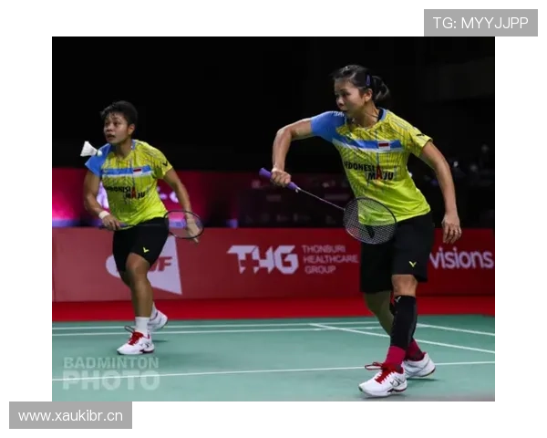 戴资颖在家穿拖鞋都要配球拍练步法？